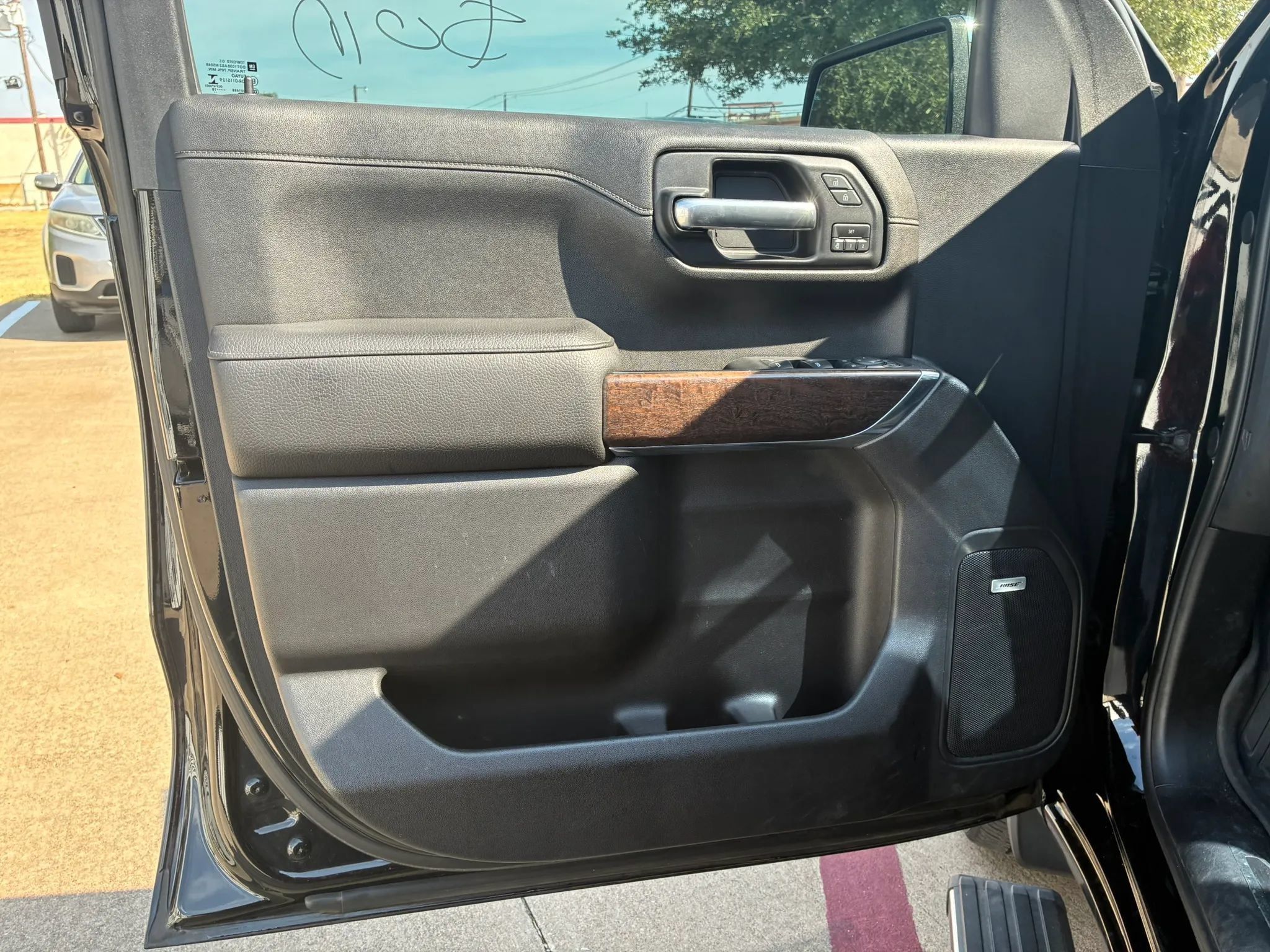 Used 2019 GMC Sierra 1500 Denali w/ Denali Ultimate Package AWD/4WD image 9