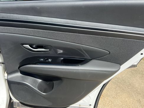 Used 2024 Hyundai Tucson Limited AWD/4WD image 15