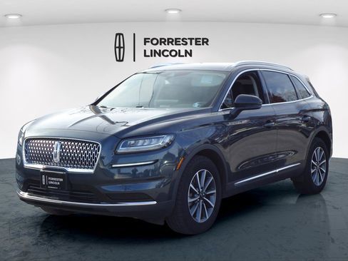 Used 2022 Lincoln Nautilus AWD image 7