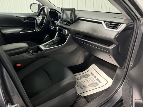 Used 2020 Toyota RAV4 LE image 3