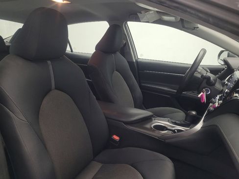 Used 2021 Toyota Camry LE image 21