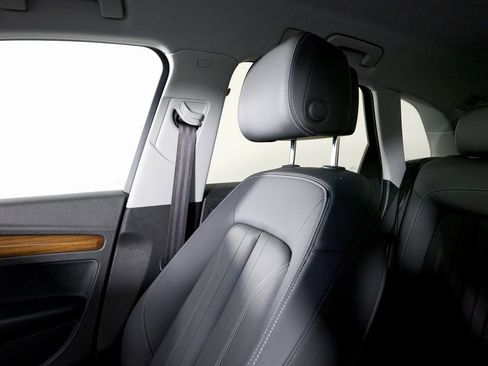 Used 2023 Audi Q5 2.0T Premium image 36