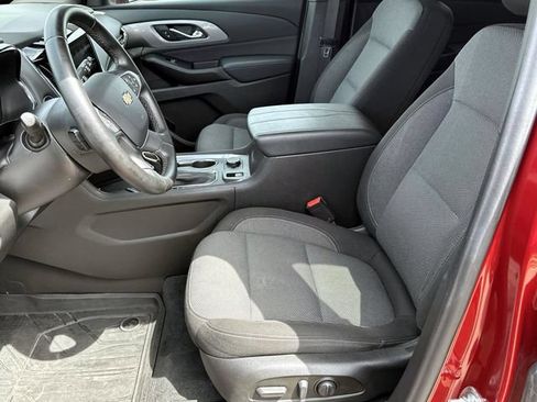Certified 2023 Chevrolet Traverse LT FWD image 19