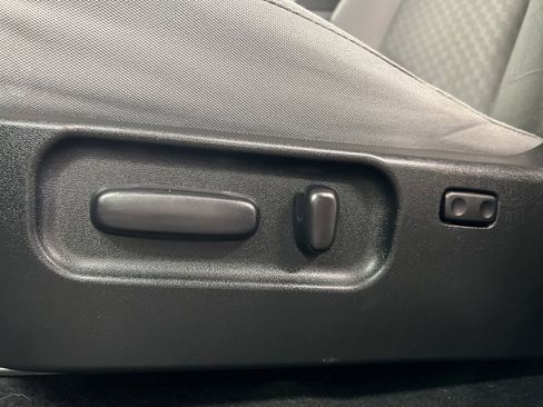 Used 2020 Toyota Tacoma SR5 w/ Technology Package image 28