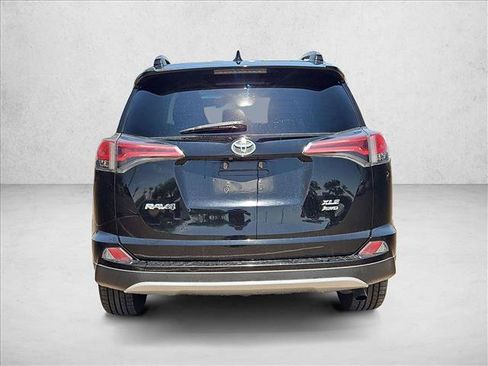 Used 2016 Toyota RAV4 XLE AWD/4WD image 8