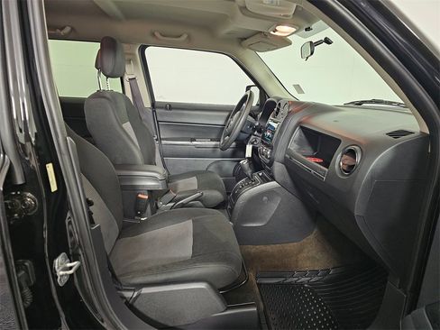 Used 2014 Jeep Patriot Sport w/ Power Value Group image 11