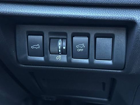 New 2025 Subaru Outback Premium image 31