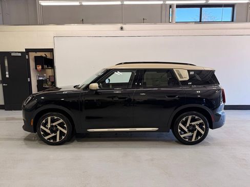 New 2026 MINI Cooper Countryman S image 2