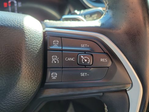 Used 2023 Jeep Grand Cherokee L Laredo AWD/4WD image 19