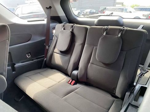 Certified 2023 Ford Explorer XLT RWD image 9