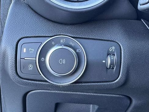 Used 2023 Alfa Romeo Giulia Ti RWD image 28