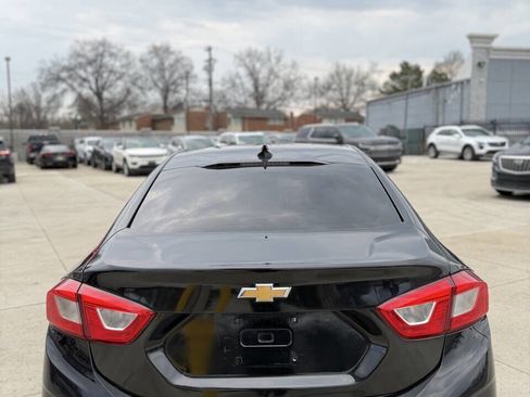 Used 2019 Chevrolet Cruze LT w/ LT Fleet Convenience Package image 18