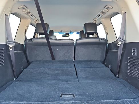 Used 2017 Nissan Armada SL image 32