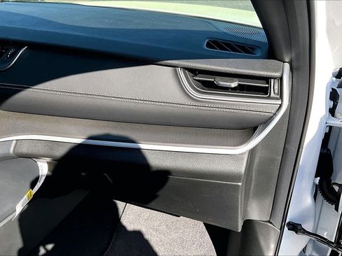 New 2026 Jeep Grand Cherokee Laredo image 25