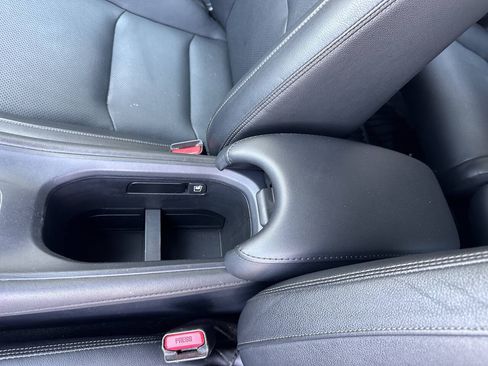 Used 2019 Honda HR-V Touring image 38