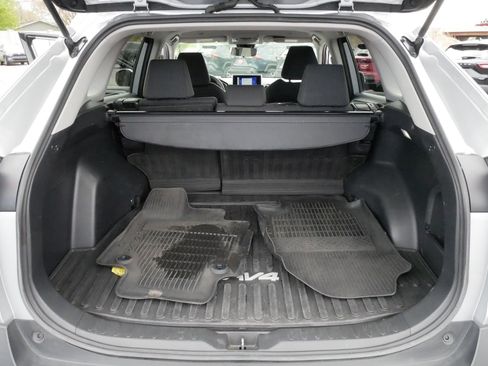 Certified 2023 Toyota RAV4 LE AWD/4WD image 18