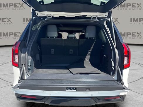 Used 2025 Ford Expedition Platinum w/ Stealth Appearance Package AWD/4WD image 27