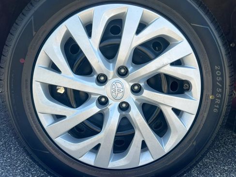 Used 2018 Toyota Corolla LE w/ Body Protection Package FWD image 35