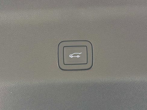 New 2026 GMC Yukon XL Elevation image 18