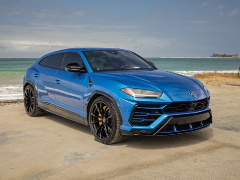 Used 2020 Lamborghini Urus AWD/4WD image 3