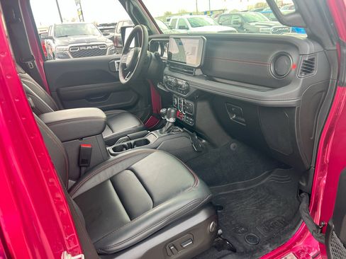 Used 2024 Jeep Gladiator Rubicon AWD/4WD image 15