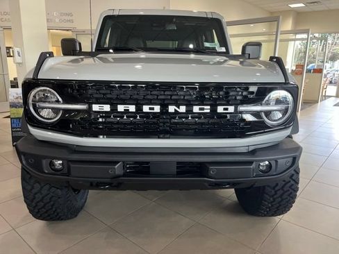 New 2026 Ford Bronco Outer Banks w/ Sasquatch Package AWD/4WD image 2