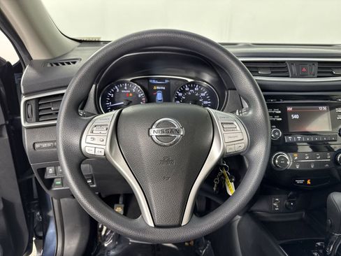 Used 2016 Nissan Rogue S image 11