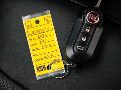 Used 2020 FIAT 500L Lounge image 34