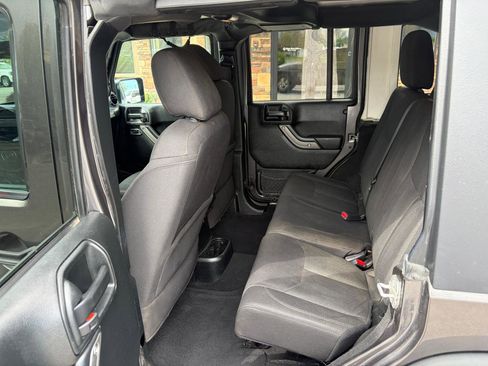 Used 2018 Jeep Wrangler Unlimited Sport S AWD/4WD image 5