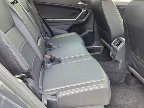 Used 2020 Volkswagen Tiguan SE AWD/4WD image 18