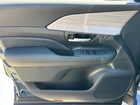 New 2026 Toyota Grand Highlander AWD image 9