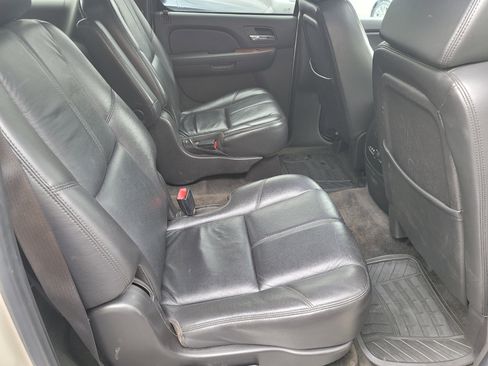 Used 2008 Chevrolet Suburban LTZ w/ LTZ Preferred Equipment Group image 12