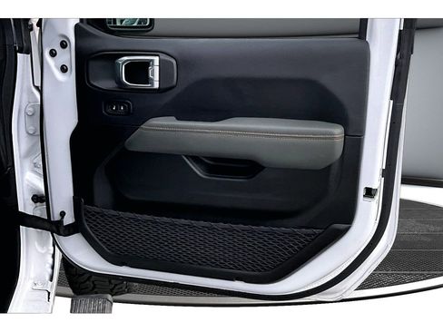 Certified 2025 Jeep Gladiator Mojave w/ Safety Group image 20