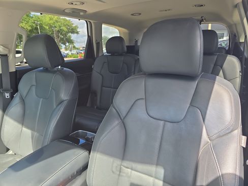 Certified 2023 Kia Telluride EX w/ EX Captain's Chair Package FWD image 23