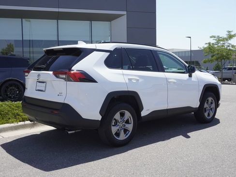 Used 2025 Toyota RAV4 LE AWD/4WD image 4