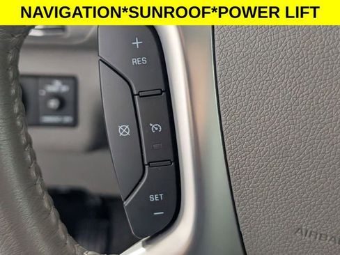 Used 2016 Chevrolet Traverse LT FWD image 17