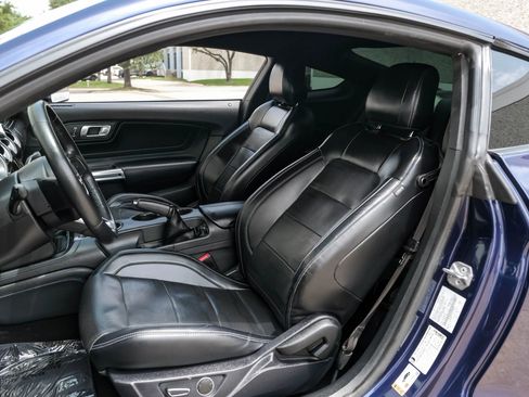Used 2019 Ford Mustang GT Premium w/ Equipment Group 401A RWD image 30