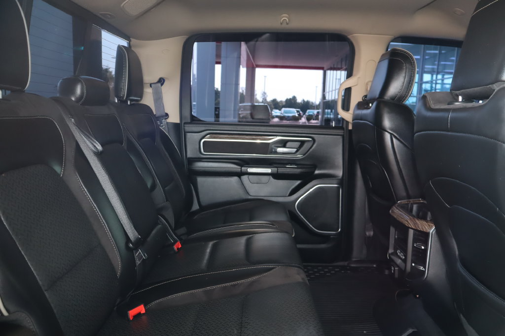 Used 2019 RAM 1500 Laramie AWD/4WD image 39