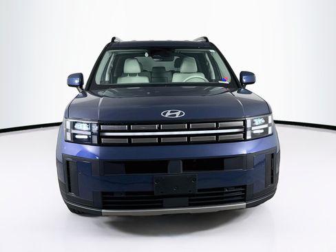 Used 2025 Hyundai Santa Fe SEL FWD image 3