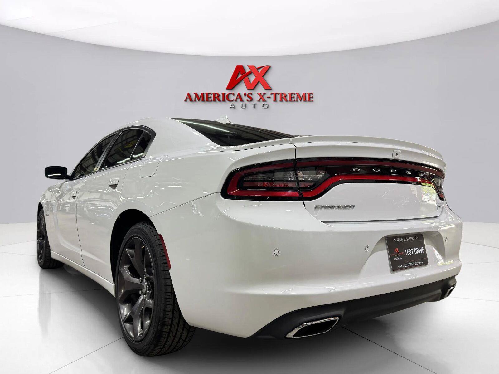 Used 2018 Dodge Charger R/T w/ Plus Group RWD image 5
