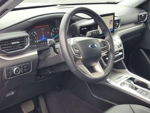 Used 2024 Ford Explorer XLT w/ Equipment Group 202A image 11