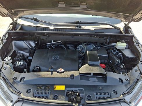 Used 2018 Toyota Highlander Limited image 30