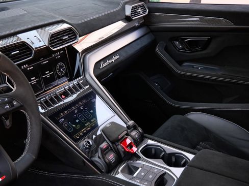 Used 2024 Lamborghini Urus Performante image 29