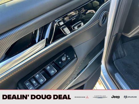 Used 2024 Jeep Grand Wagoneer Series III w/ Rear Seat Video Group 1 image 12