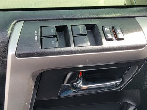 Used 2018 Toyota 4Runner SR5 image 27