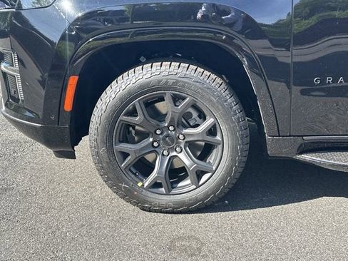 New 2026 Jeep Grand Wagoneer 4WD image 12