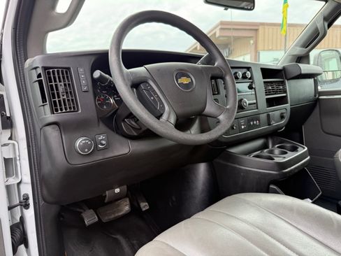 Used 2018 Chevrolet Express 2500 w/ Driver Convenience Package image 13