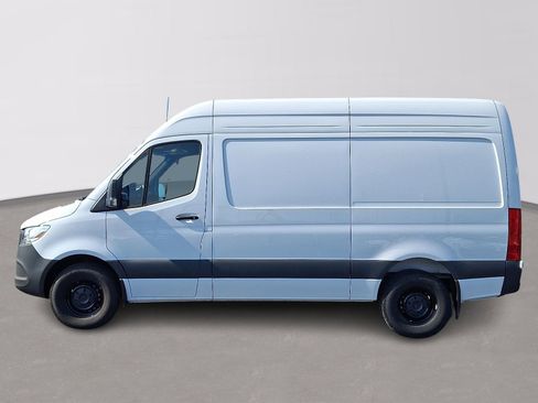 Used 2025 Mercedes-Benz Sprinter 2500 image 7