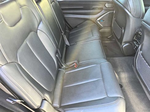 Certified 2022 Jeep Grand Cherokee L Overland image 17