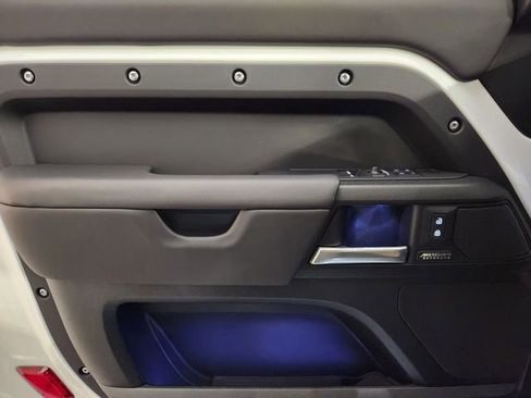 New 2026 Land Rover Defender 90 V8 image 22